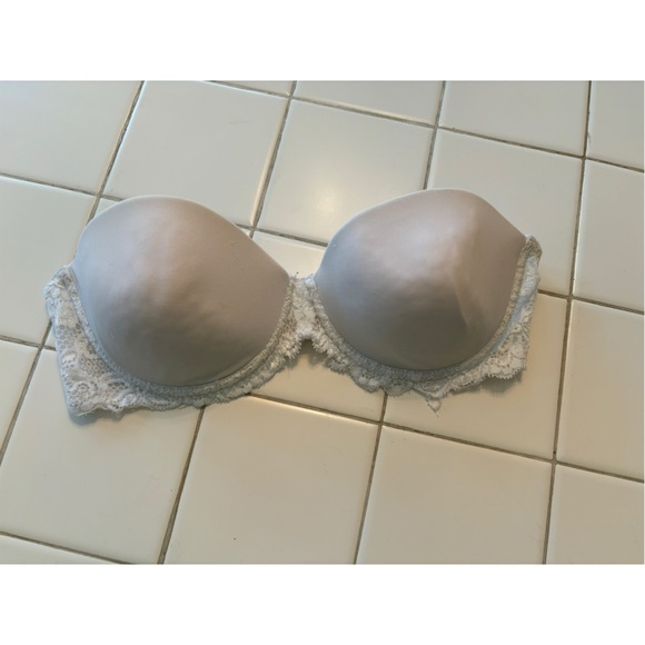 Secret Treasures Other - Secret Treasures white strapless bra lace detail 34d sexy
